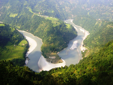 भुकम्पका कारण पहिरो खसेर कालीगण्डकी थुनियो (फोटो फिचर )