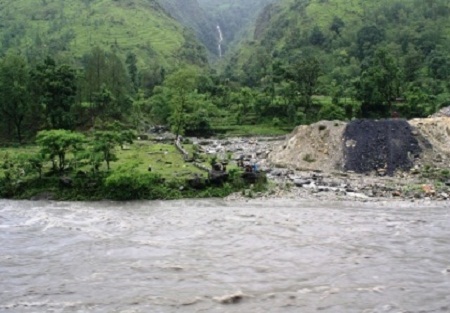 जाँचमा फेलभएपछि पाँच बालिकाले महाकालीमा हाम फाले, चार बेपत्ता एउटी बाँचिन