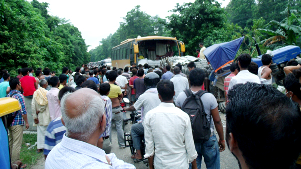 ट्याक्टरलाई बसले ठक्कर दिँदा दुईको मृत्यु 