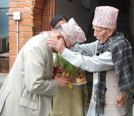 माधव नेपाललाई पितृशोक 